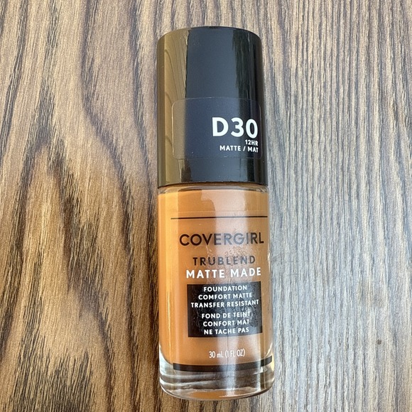 Covergirl- TruBlend-Matte Made-Liquid Foundation-D30 BRONZE-PUMP TOP! - Picture 1 of 5